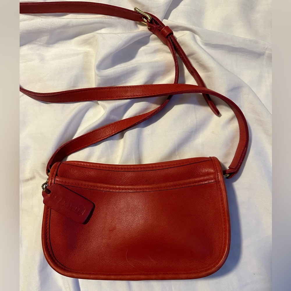 Vintage Coach G7D 9031 Red “Wendie” Crossbody